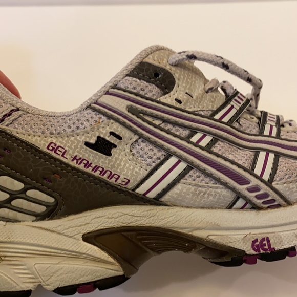 Running shoes - ASICS brand; women size 7 - Picture 9 of 10